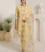 Floral Embroidered Thread Work Straight Kurta & Trousers With Dupatta