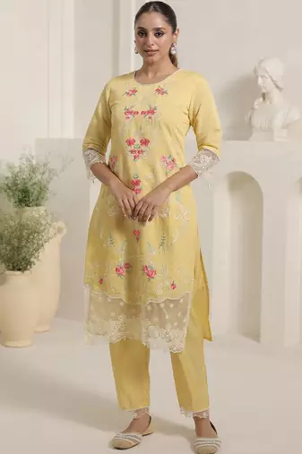 Floral Embroidered Thread Work Straight Kurta & Trousers With Dupatta