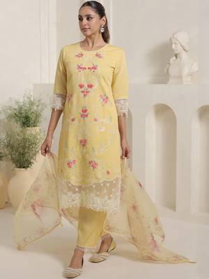 Floral Embroidered Thread Work Straight Kurta & Trousers With Dupatta 4