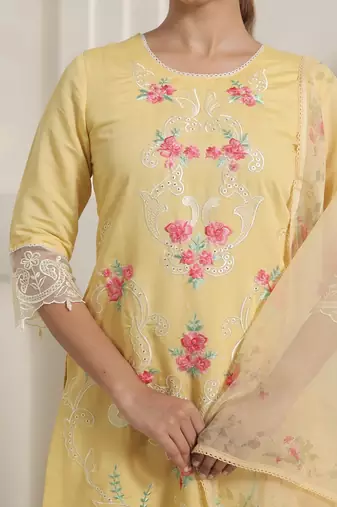 Floral Embroidered Thread Work Straight Kurta & Trousers With Dupatta