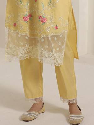Floral Embroidered Thread Work Straight Kurta & Trousers With Dupatta 7