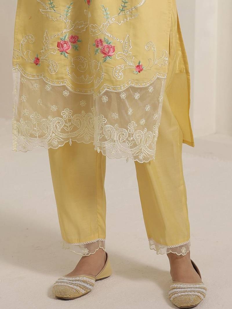 Floral Embroidered Thread Work Straight Kurta & Trousers With Dupatta