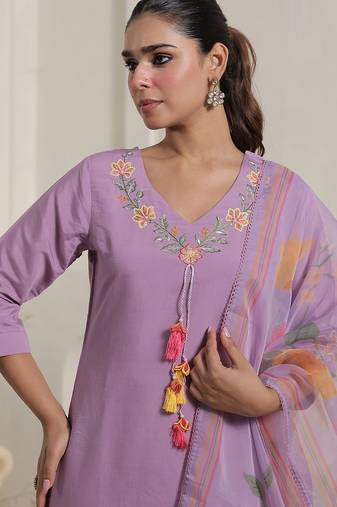 Women Floral Printed Kurta with Trouser & Dupatta