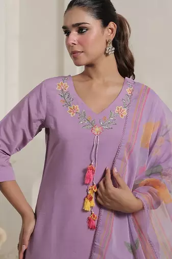 Women Floral Printed Kurta with Trouser & Dupatta