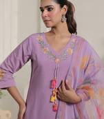 Women Floral Printed Kurta with Trouser & Dupatta