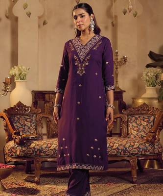 Women Ethnic Motifs Printed Kurta with Trouser & Dupatta 5