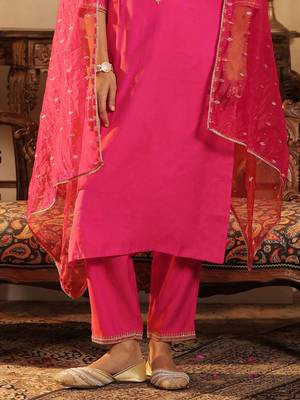 Women Ethnic Motifs Embroidered Regular Sequinned Kurta with Trousers & Dupatta 7