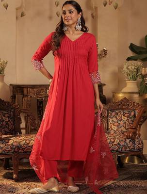 Women Floral Embroidered Regular Kurta With Trousers & With Dupatta 1