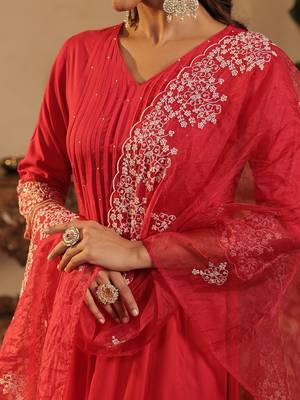 Women Floral Embroidered Regular Kurta With Trousers & With Dupatta 6