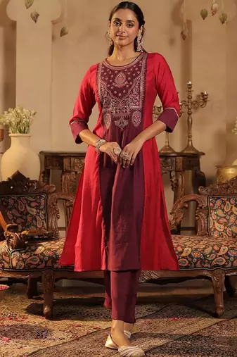 Women Solid Kurta with Trousers & Dupatta