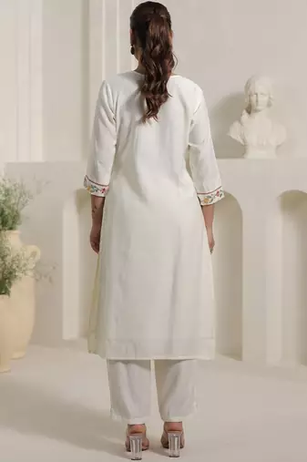Women Floral Embroidered Kurta with Trousers & Dupatta