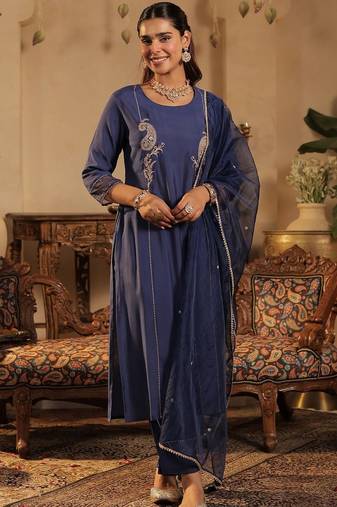 Women Paisley Embroidered Sequinned Kurta with Trousers & Dupatta