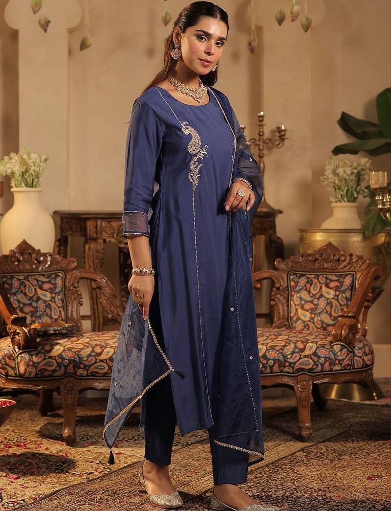 Women Paisley Embroidered Sequinned Kurta with Trousers & Dupatta
