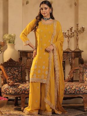 Women Ethnic Motifs Embroidered Regular Sequinned Kurta Set With Dupatta 1