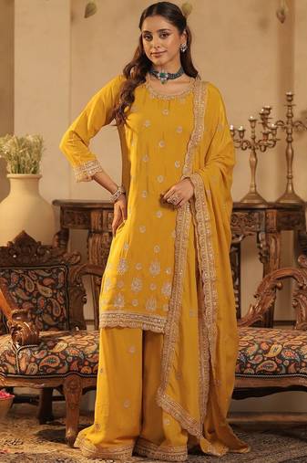 Women Ethnic Motifs Embroidered Regular Sequinned Kurta Set With Dupatta