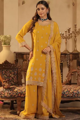 Women Ethnic Motifs Embroidered Regular Sequinned Kurta Set With Dupatta