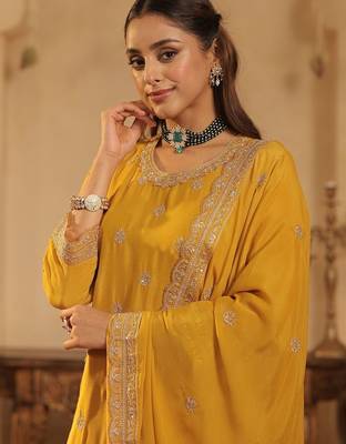 Women Ethnic Motifs Embroidered Regular Sequinned Kurta Set With Dupatta 2