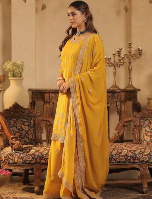 Women Ethnic Motifs Embroidered Regular Sequinned Kurta Set With Dupatta 3