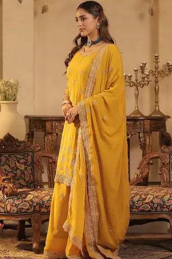 Women Ethnic Motifs Embroidered Regular Sequinned Kurta Set With Dupatta