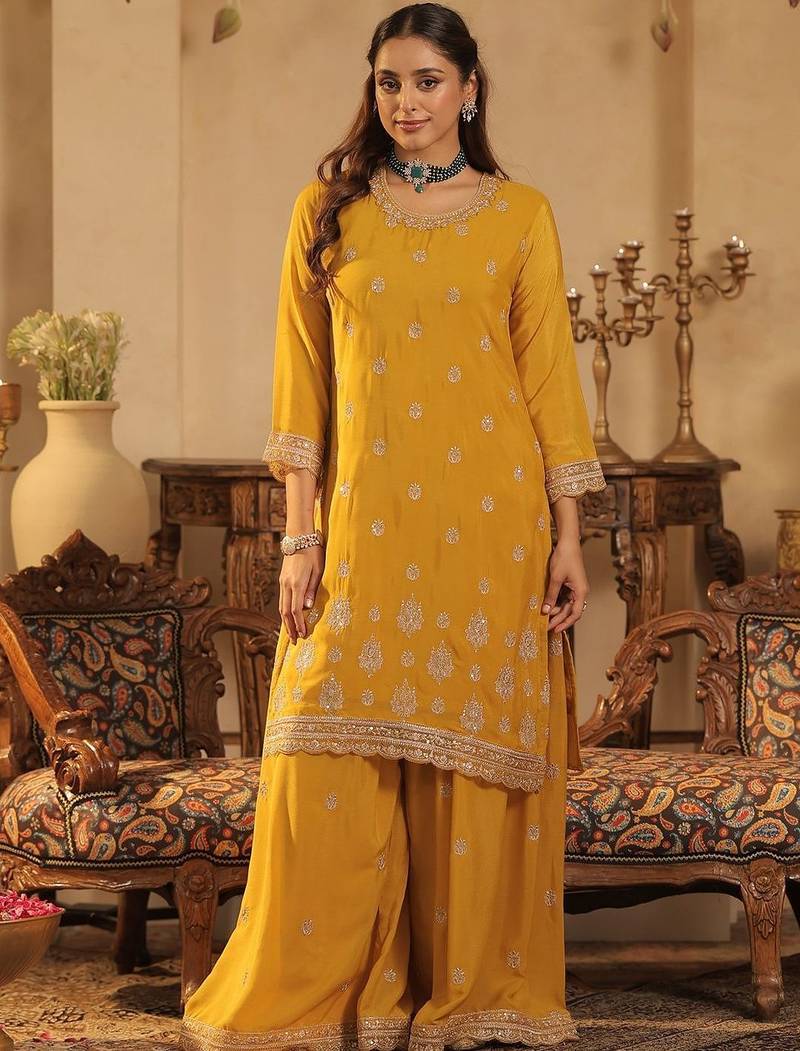 Women Ethnic Motifs Embroidered Regular Sequinned Kurta Set With Dupatta