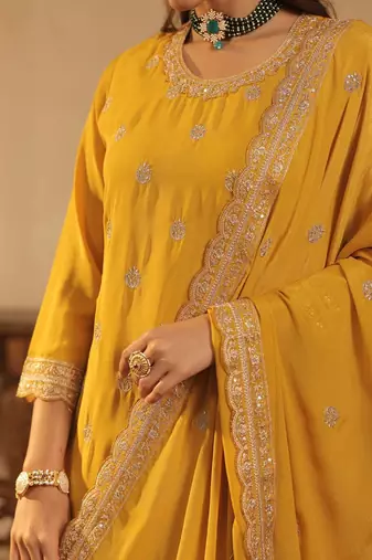 Women Ethnic Motifs Embroidered Regular Sequinned Kurta Set With Dupatta