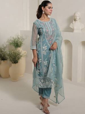 Women Floral Embroidered Kurta with Trousers & Dupatta 1