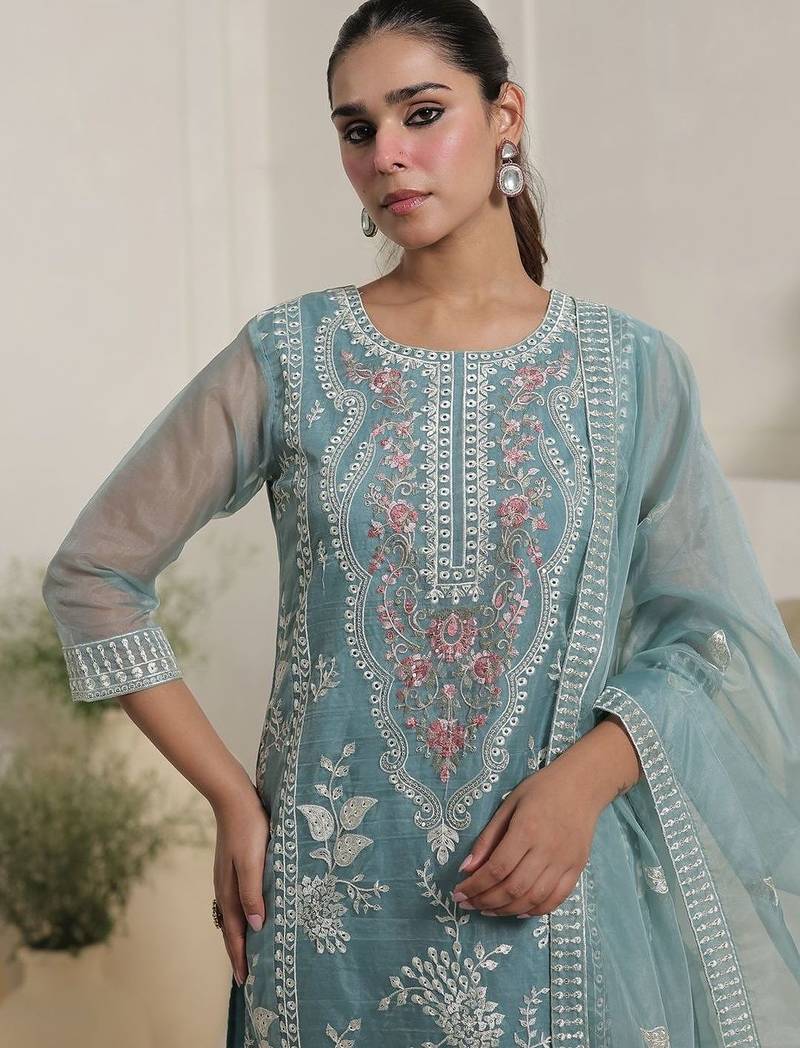 Women Floral Embroidered Kurta with Trousers & Dupatta
