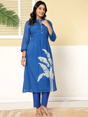 Women Printed Regular Pure Cotton Kurta with Trousers 4