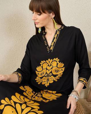 Women Ethnic Motifs Printed A-Line Kurta with Palazzos 2
