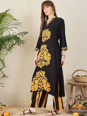 Women Ethnic Motifs Printed A-Line Kurta with Palazzos 3