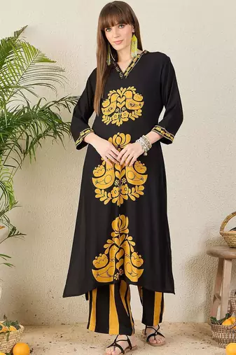 Women Ethnic Motifs Printed A-Line Kurta with Palazzos