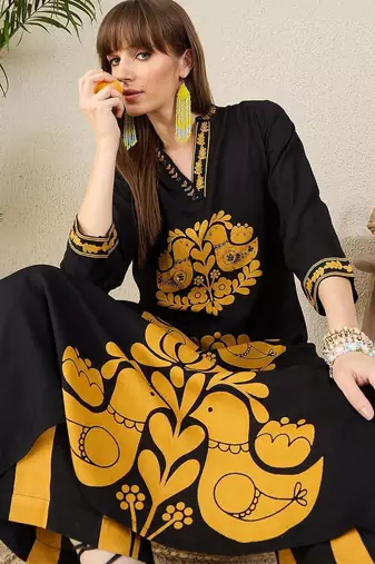 Women Ethnic Motifs Printed A-Line Kurta with Palazzos