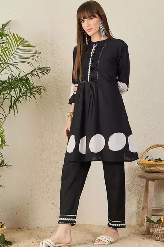 Women Geometric Printed Cotton A-Line Kurta with Trousers