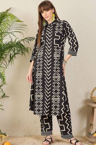 Women Geometric Printed Cotton A-Line Kurta with Trousers