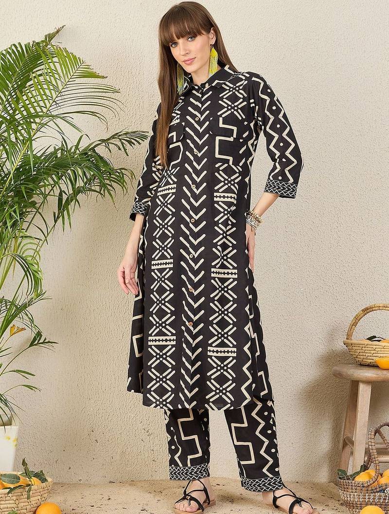 Women Geometric Printed Cotton A-Line Kurta with Trousers