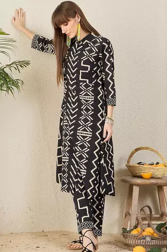 Women Geometric Printed Cotton A-Line Kurta with Trousers