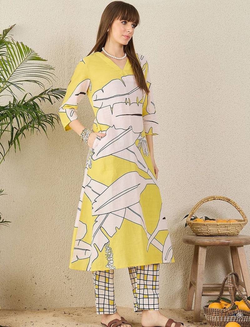 Women Ethnic Motifs Printed V Neck Pure Cotton Kurta with Trousers