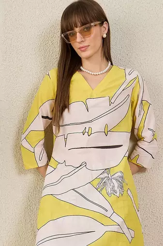 Women Ethnic Motifs Printed V Neck Pure Cotton Kurta with Trousers