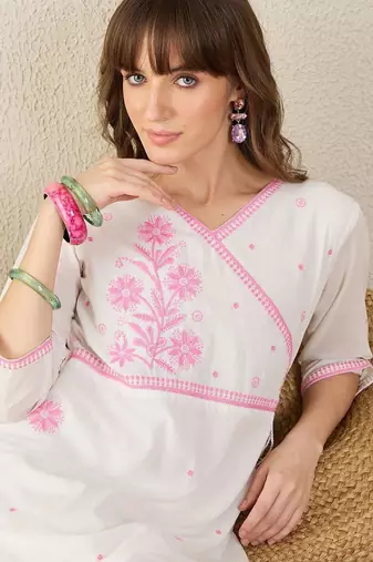 Women Floral Embroidered Cotton A-Line Kurta with Trousers