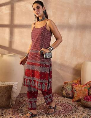 Women Ethnic Motifs Printed Pure Cotton Kurta with Trousers 1