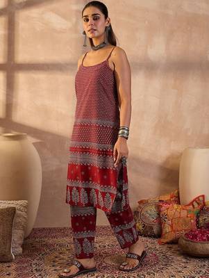 Women Ethnic Motifs Printed Pure Cotton Kurta with Trousers 3