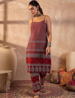 Women Ethnic Motifs Printed Pure Cotton Kurta with Trousers 5