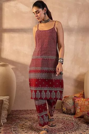 Women Ethnic Motifs Printed Pure Cotton Kurta with Trousers