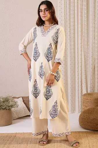 Women Paisley Printed Cotton Kurta with Palazzos