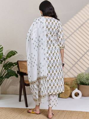 Women Floral Printed Cotton Kurta with Trousers & Dupatta 4