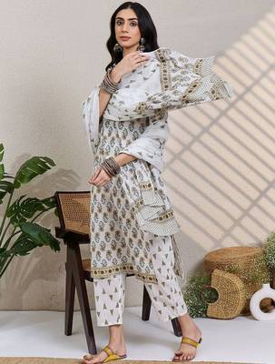 Women Floral Printed Cotton Kurta with Trousers & Dupatta 5