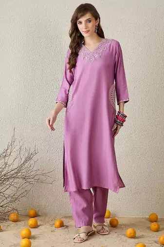 Floral Embroidered V-Neck Kurta with Trousers