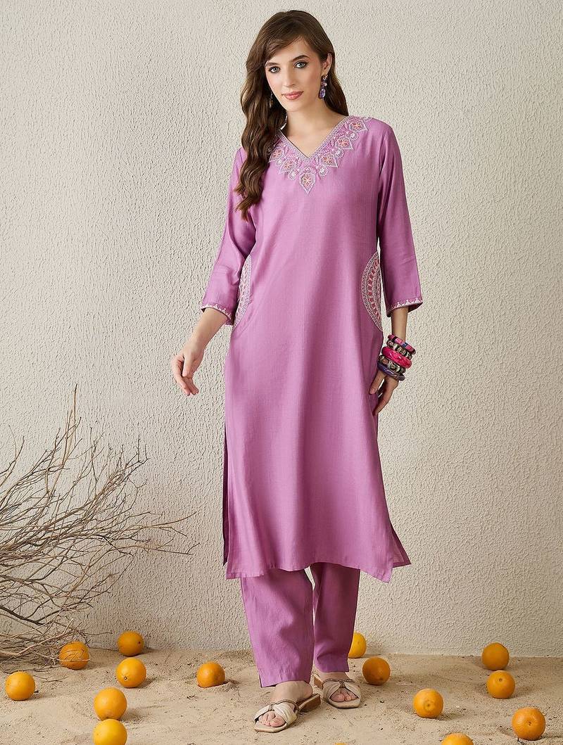 Floral Embroidered V-Neck Kurta with Trousers