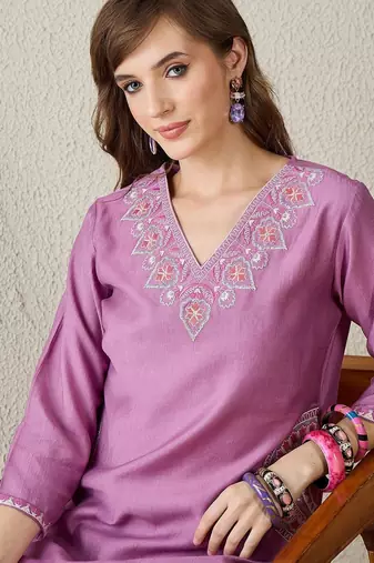 Floral Embroidered V-Neck Kurta with Trousers