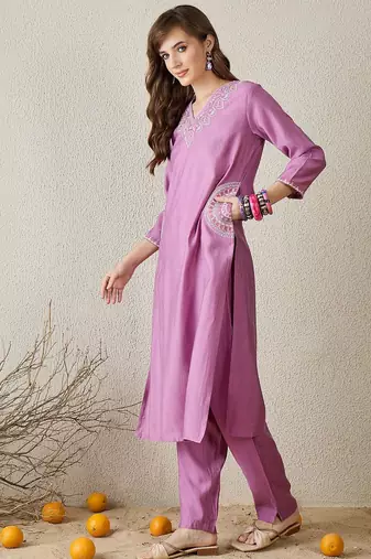 Floral Embroidered V-Neck Kurta with Trousers